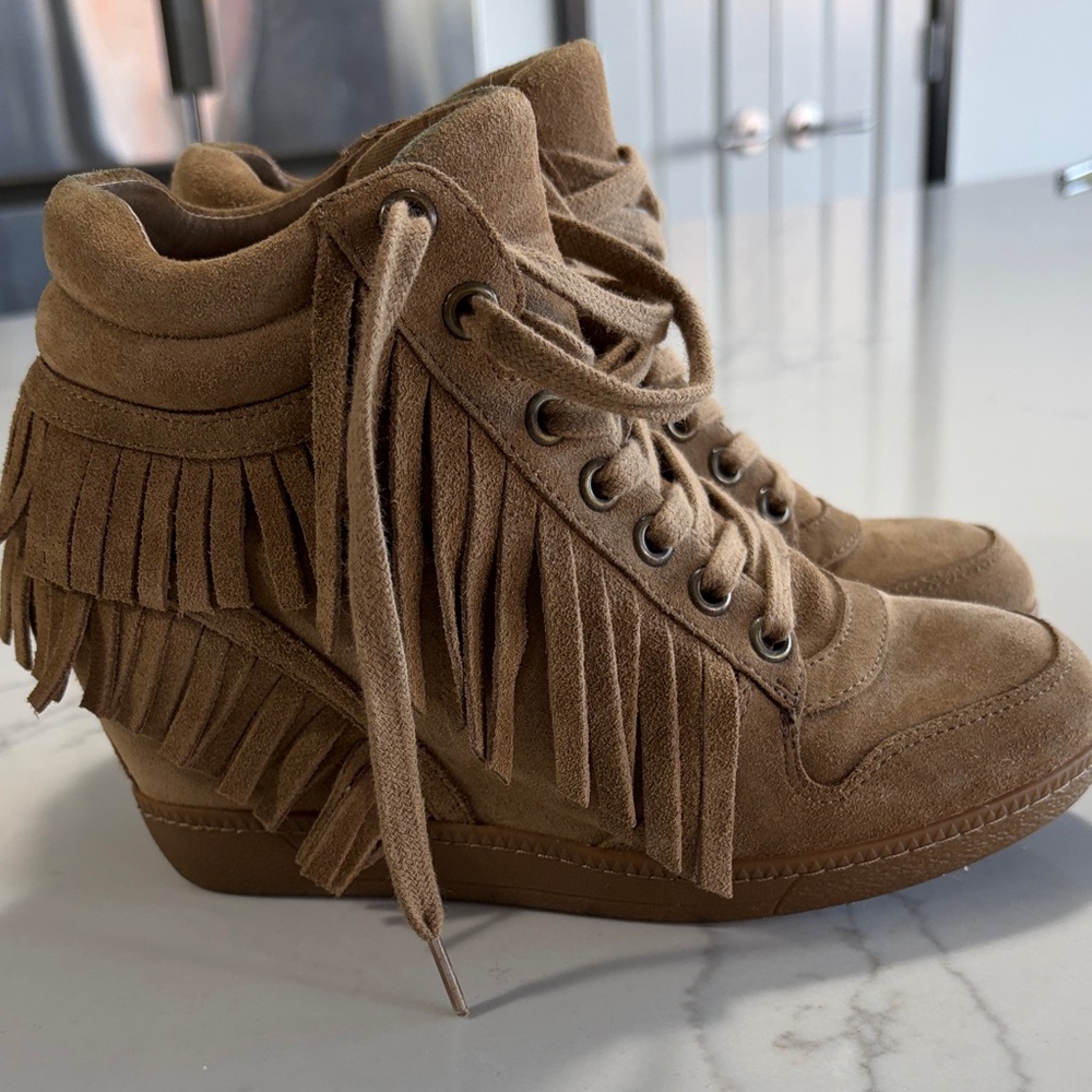 Ash Beatnik Suede fringe wedge sneakers size 35 in EUC.  3” hidden wedge